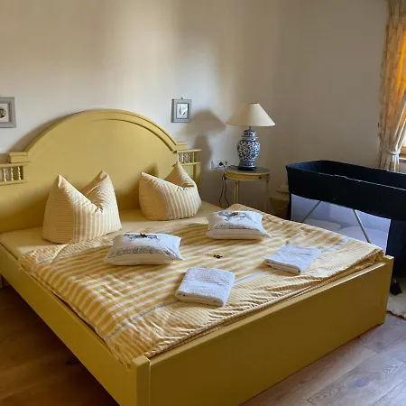 Szilvias Apartment *